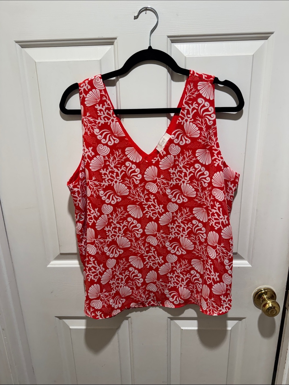 Red Shell-Pattern V-Neck Tank Top